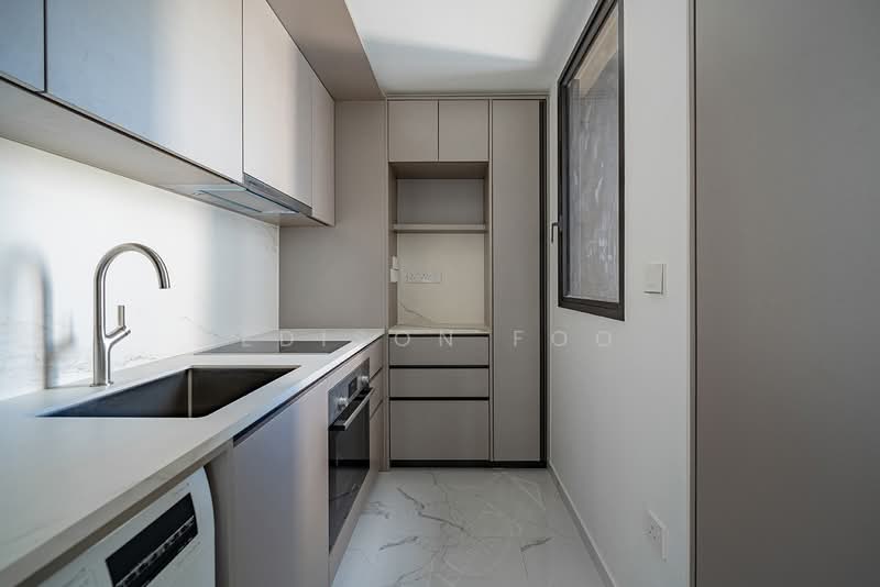 LIV @ MB Condominium For Sale at S$ 1,990,000 | PropertyGuru Singapore - Kitchen