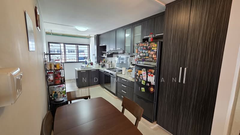 165 Bedok South Road HDB Flat For Sale at S$ 620,000 | PropertyGuru Singapore - Kitchen
