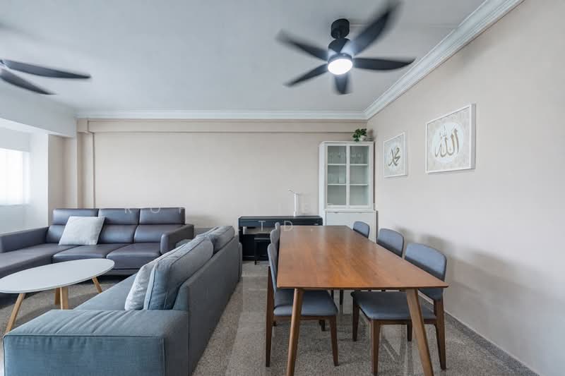 604 Senja Road HDB Flat For Sale at S$ 900,000 | PropertyGuru Singapore - Living Room