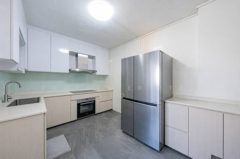 604 Senja Road HDB Flat For Sale at S$ 900,000 | PropertyGuru Singapore - Kitchen