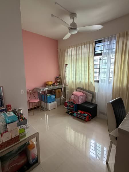 508A Yishun Avenue 4 HDB Flat For Sale at S$ 550,000 | PropertyGuru Singapore - Bedroom