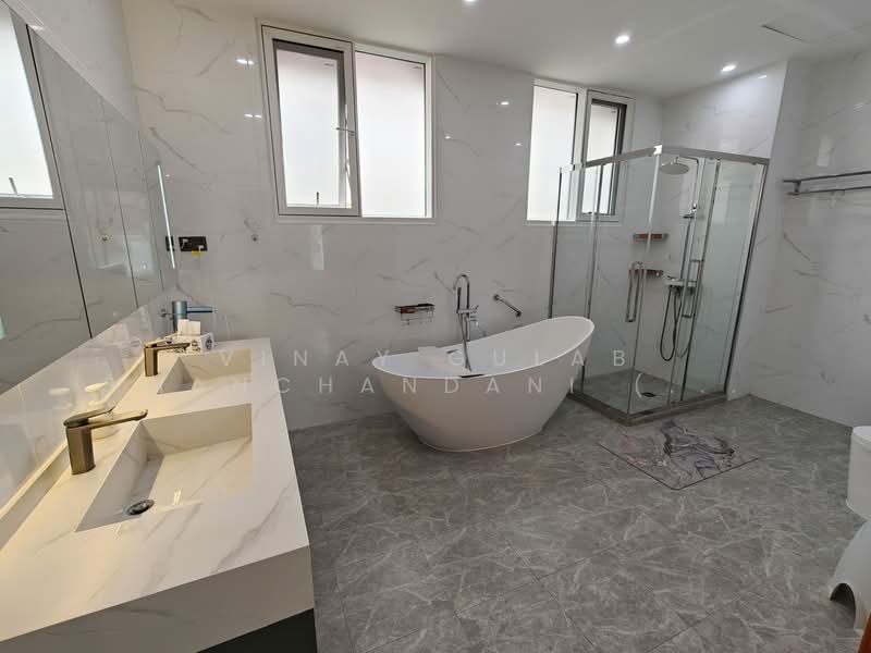 Toh crescent, Toh crescent, 6 Bedrooms, 5,858 sqft, Bungalow House For Rent, by Vinay Gulab Khanchandani ( Vincent ), 500065721 - Bathroom - PropertyGuru.com.sg