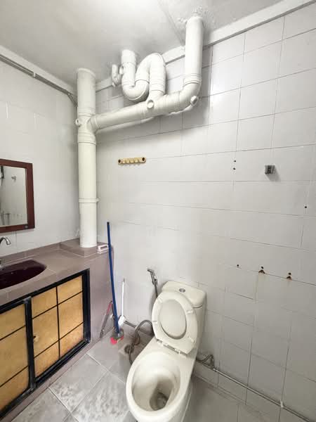 For Sale - 735 Woodlands Circle