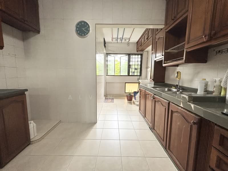 For Sale - 735 Woodlands Circle