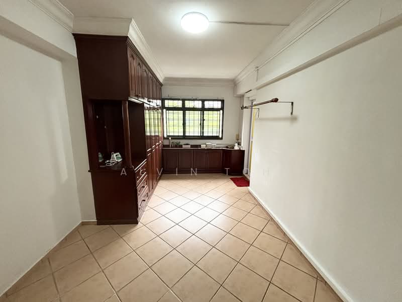 For Sale - 735 Woodlands Circle