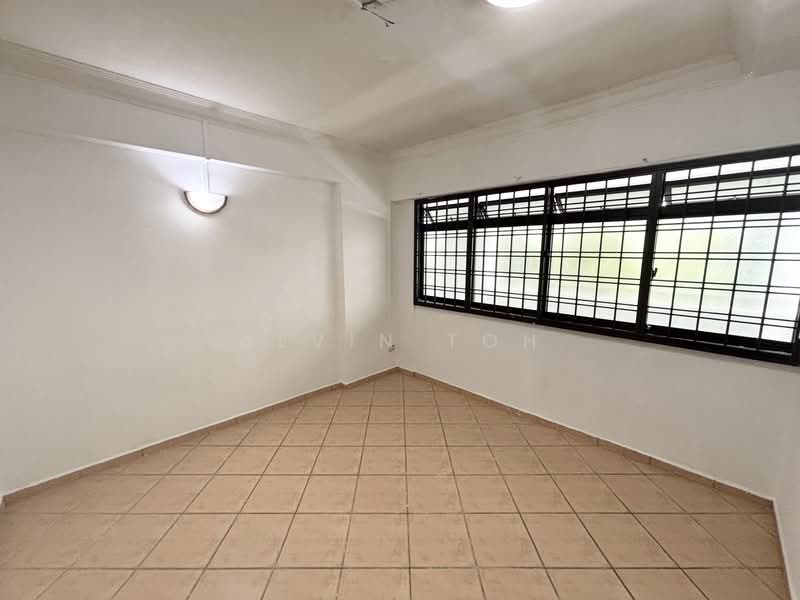 For Sale - 735 Woodlands Circle