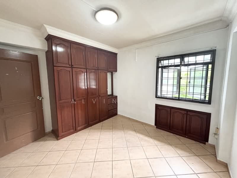 For Sale - 735 Woodlands Circle