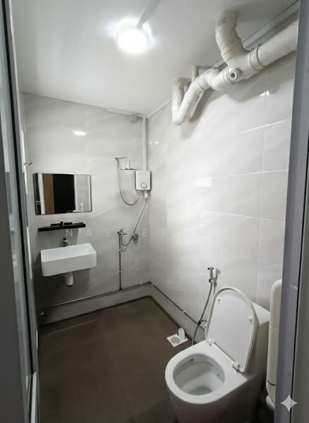 132 Cashew Road HDB Flat For Sale at S$ 545,000 | PropertyGuru Singapore - Bathroom