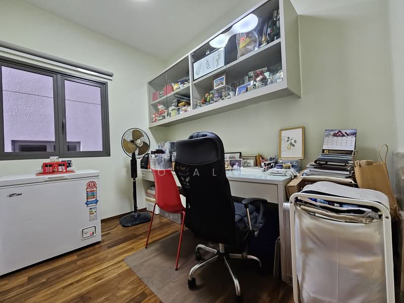 Meadows @ Peirce Condominium For Sale at S$ 3,350,000 | PropertyGuru Singapore - Study