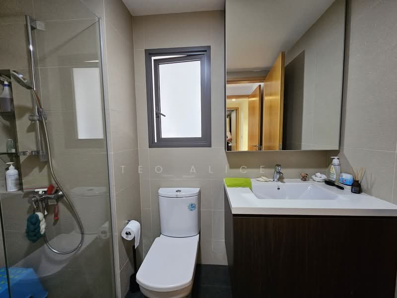 Meadows @ Peirce Condominium For Sale at S$ 3,350,000 | PropertyGuru Singapore - Bathroom