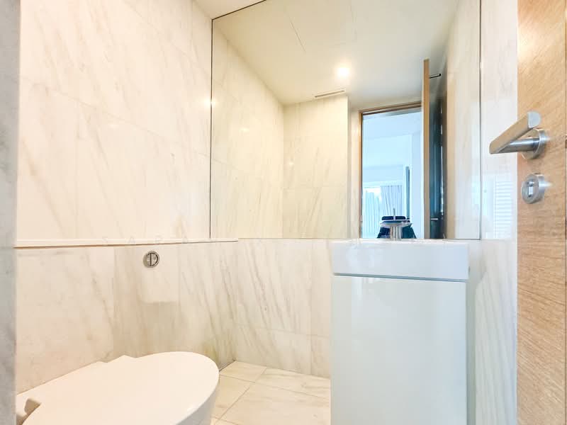 The Vermont On Cairnhill Apartment For Sale at S$ 5,280,000 | PropertyGuru Singapore - Bathroom