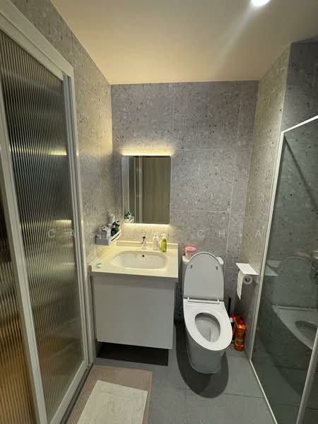 Haig 162 Condominium For Sale at S$ 1,500,000 | PropertyGuru Singapore - Bathroom