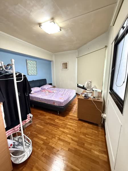 121 Kim Tian Place HDB Flat For Sale at S$ 1,250,000 | PropertyGuru Singapore - Bedroom