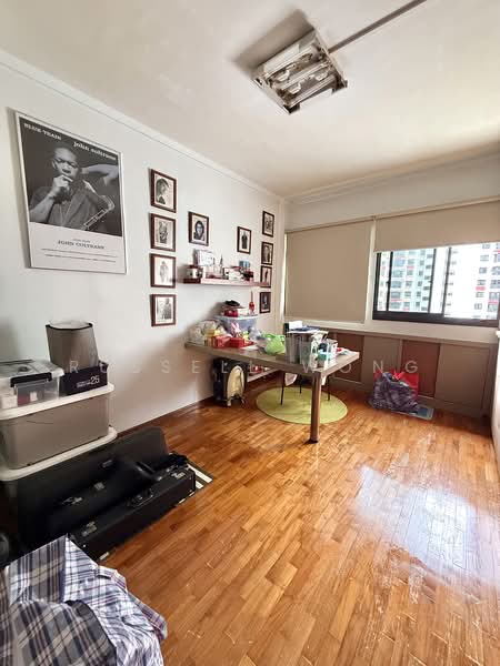 121 Kim Tian Place HDB Flat For Sale at S$ 1,250,000 | PropertyGuru Singapore - Study