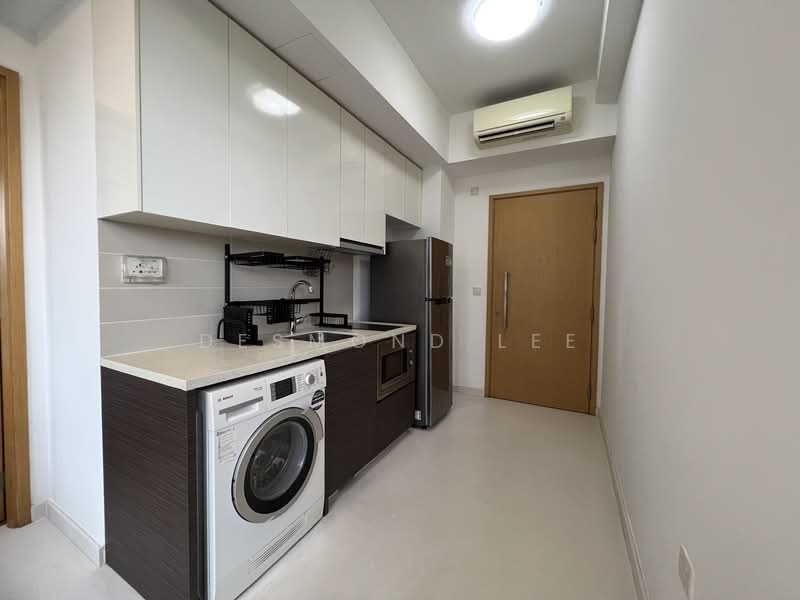 SkySuites 17 Apartment For Sale at S$ 750,000 | PropertyGuru Singapore - Kitchen