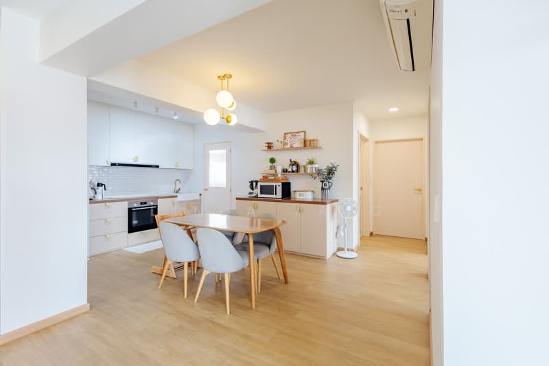 154B Bedok South Road HDB Flat For Sale at S$ 1,150,000 | PropertyGuru Singapore - Kitchen