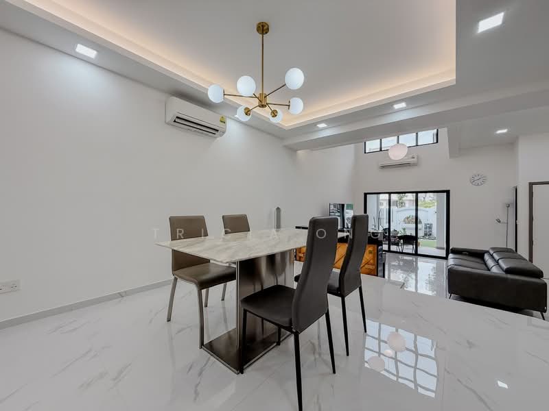 Best Value Large Renovated 3 Sty Inter Terrace, Full Unblocked, 100% move in! Terraced House For Sale at S$ 4,380,000 | PropertyGuru Singapore - Dining Room