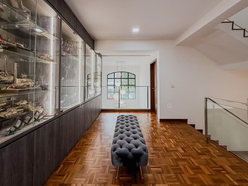 Best Value Large Renovated 3 Sty Inter Terrace, Full Unblocked, 100% move in! Terraced House For Sale at S$ 4,380,000 | PropertyGuru Singapore - Interior