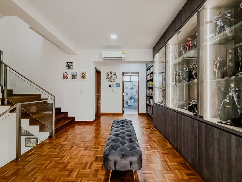 Best Value Large Renovated 3 Sty Inter Terrace, Full Unblocked, 100% move in! Terraced House For Sale at S$ 4,380,000 | PropertyGuru Singapore - Interior