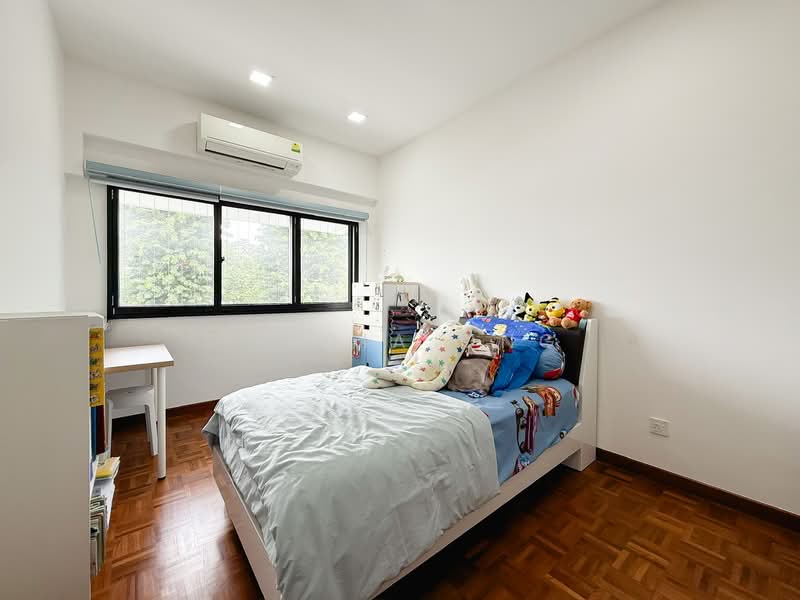 Best Value Large Renovated 3 Sty Inter Terrace, Full Unblocked, 100% move in! Terraced House For Sale at S$ 4,380,000 | PropertyGuru Singapore - Bedroom