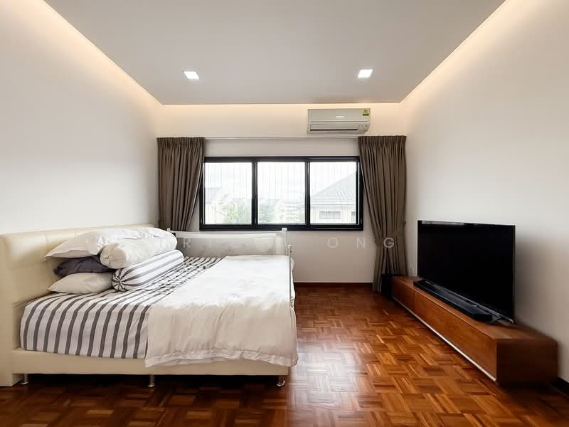 Best Value Large Renovated 3 Sty Inter Terrace, Full Unblocked, 100% move in! Terraced House For Sale at S$ 4,380,000 | PropertyGuru Singapore - Bedroom