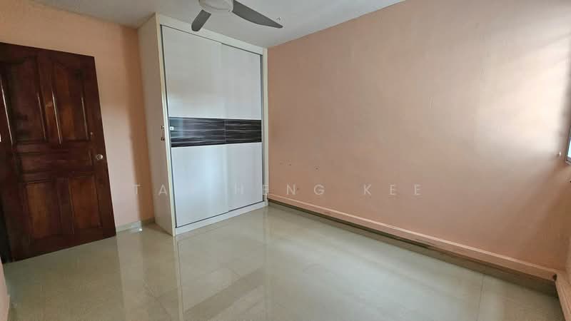 103 Bukit Purmei Road HDB Flat For Sale at S$ 580,000 | PropertyGuru Singapore - Bedroom 3