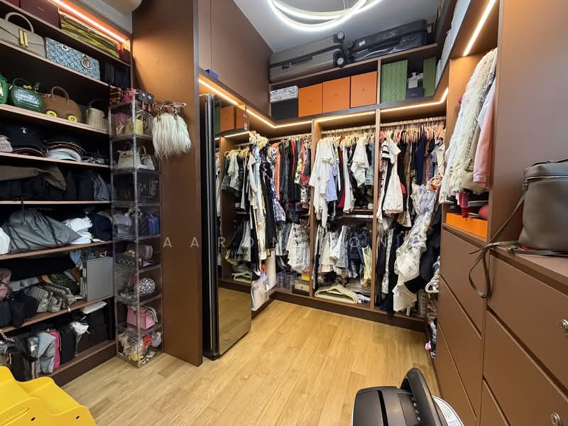 Eight Riversuites Condominium For Sale at S$ 2,900,000 | PropertyGuru Singapore