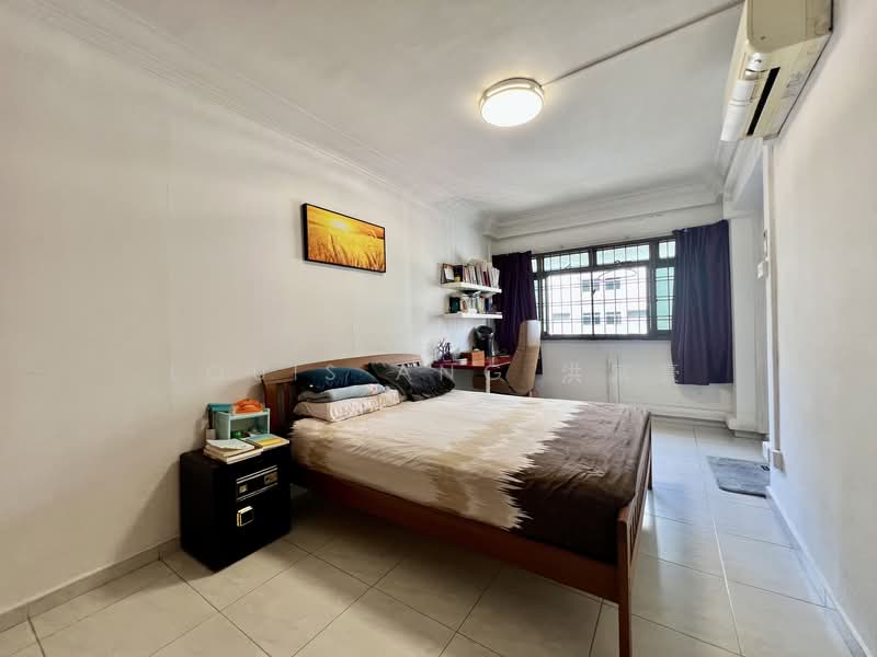 447 Choa Chu Kang Avenue 4 HDB Flat For Sale at S$ 560,000 | PropertyGuru Singapore - Bedroom