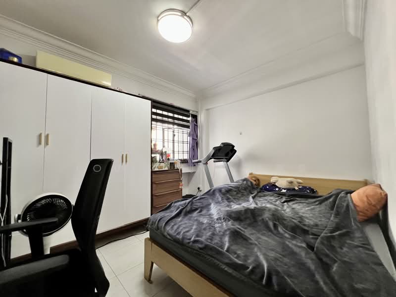 447 Choa Chu Kang Avenue 4 HDB Flat For Sale at S$ 560,000 | PropertyGuru Singapore - Bedroom