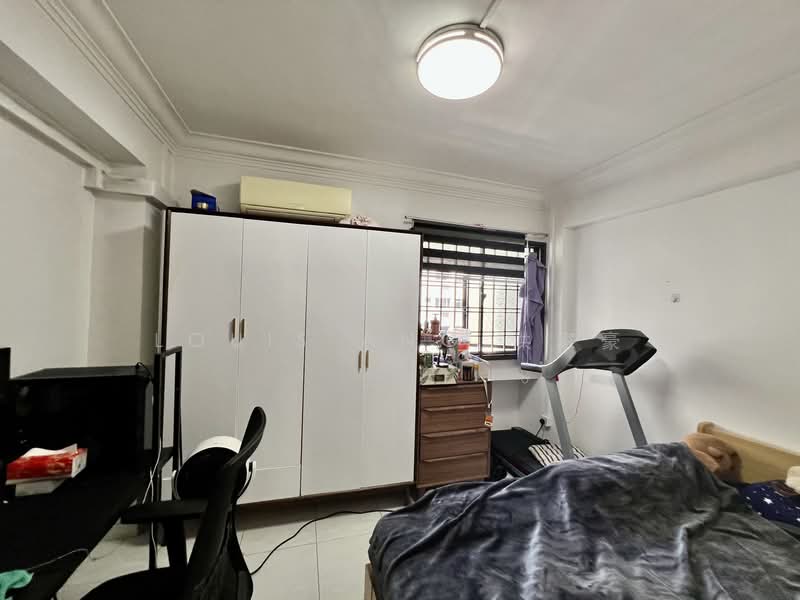 447 Choa Chu Kang Avenue 4 HDB Flat For Sale at S$ 560,000 | PropertyGuru Singapore - Bedroom