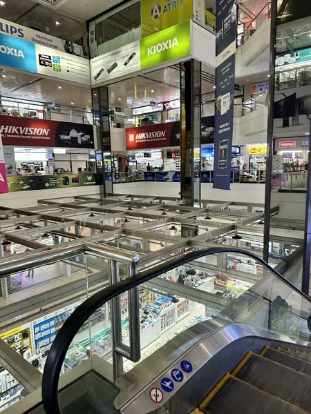 Sim Lim Square, 1 Rochor Canal Road, 700 sqft, Other Retail For Rent, by Andrew Ang Wee Hua, 500065850 - Interior - CommercialGuru.com.sg