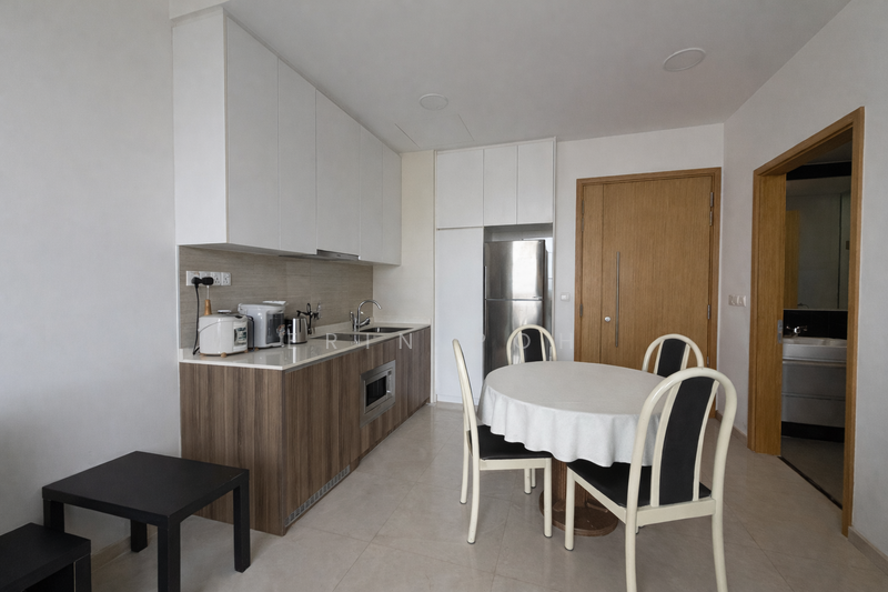 The Glades Condominium For Sale at S$ 880,000 | PropertyGuru Singapore - Kitchen