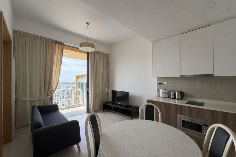 The Glades Condominium For Sale at S$ 880,000 | PropertyGuru Singapore - Living Room