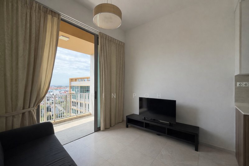 The Glades Condominium For Sale at S$ 880,000 | PropertyGuru Singapore - Living Room