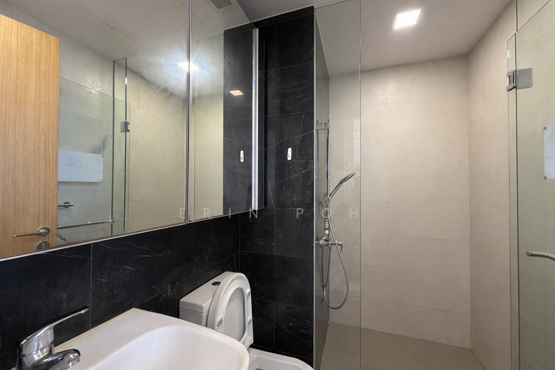 The Glades Condominium For Sale at S$ 880,000 | PropertyGuru Singapore