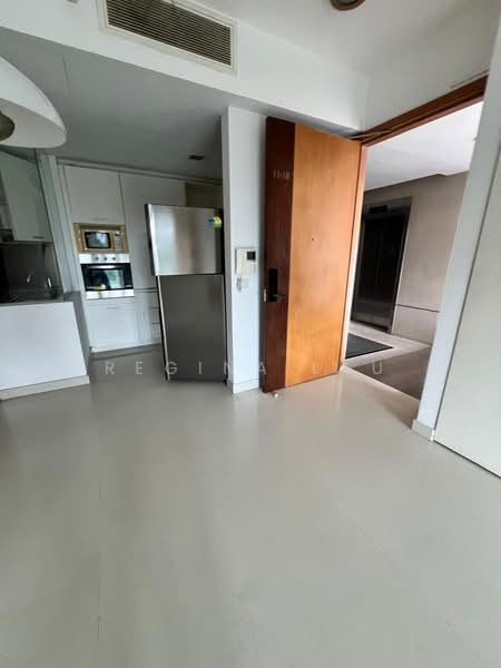 Visioncrest, 33 Oxley Rise, 2 Bedrooms, 947 sqft, Condominium For Rent, by Regina Lau, 500065922 - Kitchen - PropertyGuru.com.sg
