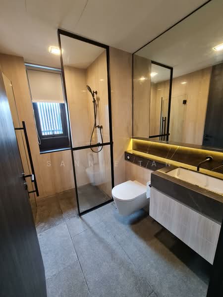 The Hyde Condominium For Sale at S$ 3,580,000 | PropertyGuru Singapore - Bathroom
