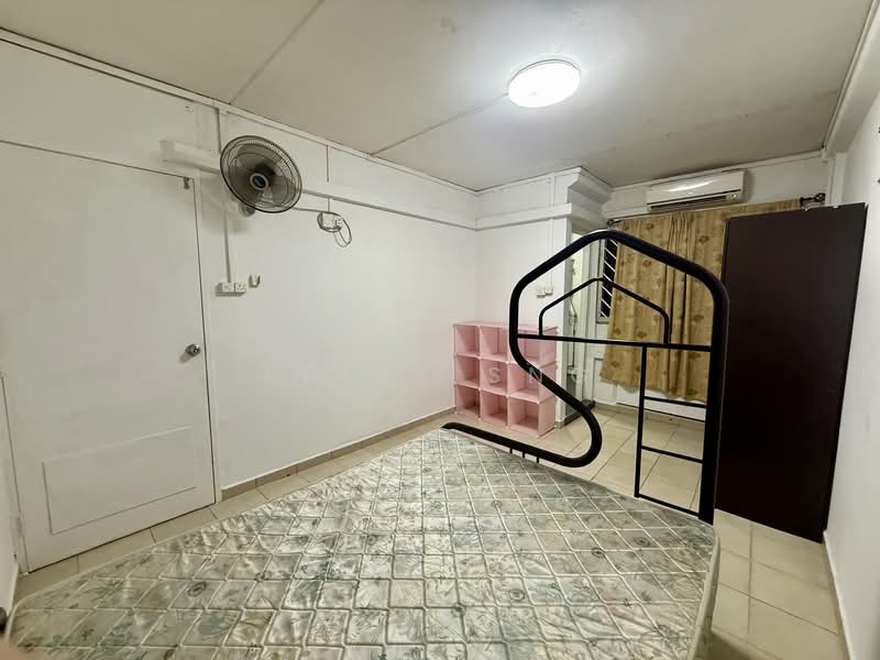 802 Yishun Ring Road, 802 Yishun Ring Road, Room Rental, 150 sqft, HDB Flat For Rent, by Kelly Sng, 500065962 - Bedroom - PropertyGuru.com.sg
