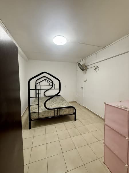 802 Yishun Ring Road, 802 Yishun Ring Road, Room Rental, 150 sqft, HDB Flat For Rent, by Kelly Sng, 500065962 - Bedroom - PropertyGuru.com.sg