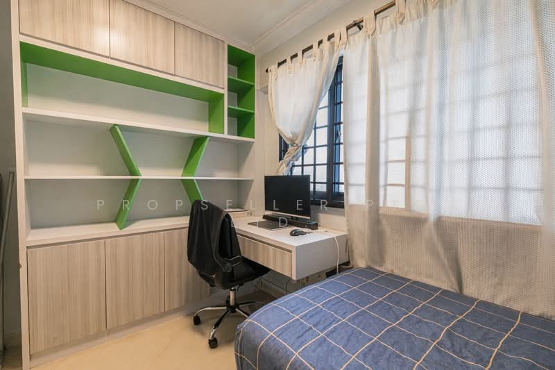 51 Kent Road HDB Flat For Sale at S$ 620,000 | PropertyGuru Singapore - Bedroom