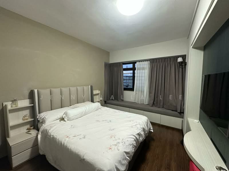 180 Yung Sheng Road HDB Flat For Sale at S$ 678,000 | PropertyGuru Singapore - Bedroom