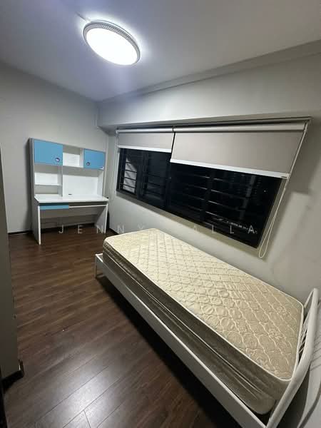 180 Yung Sheng Road HDB Flat For Sale at S$ 678,000 | PropertyGuru Singapore - Bedroom