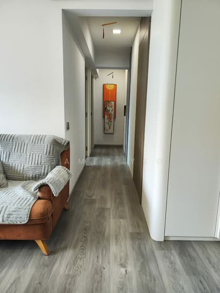 519A Tampines Central 8 HDB Flat For Sale at S$ 899,000 | PropertyGuru Singapore - Corridor