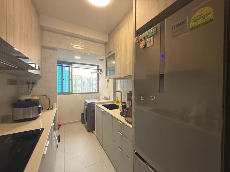 519A Tampines Central 8, 519A Tampines Central 8, 2 Bedrooms, 893 sqft, HDB Flat For Sale, by James Yeo, 500065993 - Kitchen - PropertyGuru.com.sg