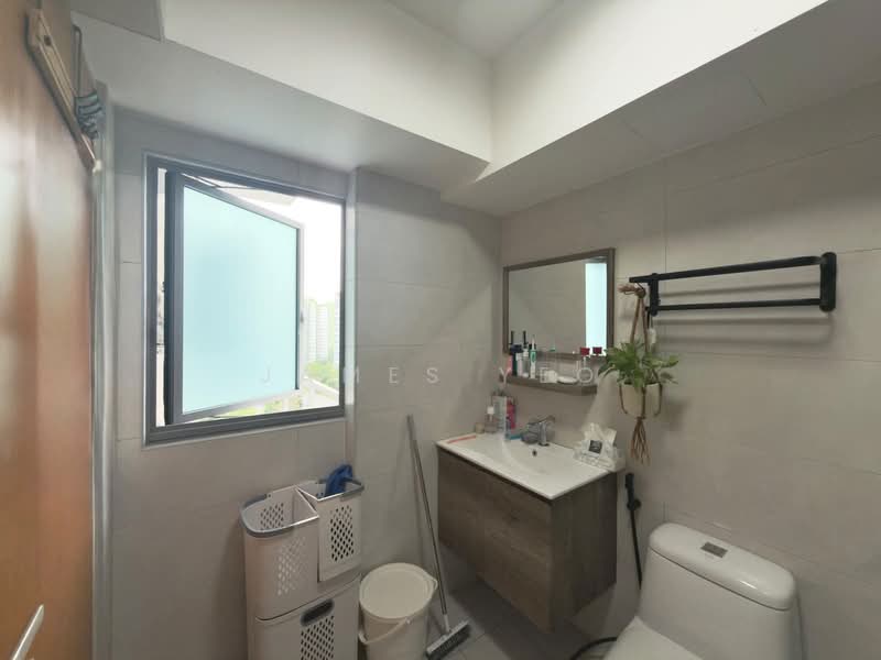 519A Tampines Central 8, 519A Tampines Central 8, 2 Bedrooms, 893 sqft, HDB Flat For Sale, by James Yeo, 500065993 - Bathroom - PropertyGuru.com.sg