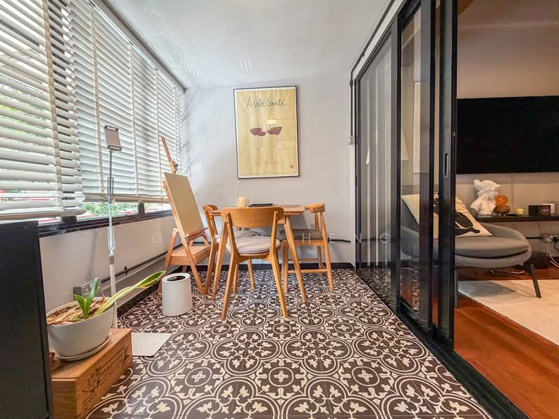 71 Seng Poh Road Walk-up Apartment For Sale at S$ 1,299,000 | PropertyGuru Singapore - Balcony