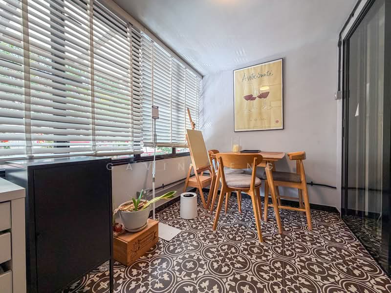 71 Seng Poh Road Walk-up Apartment For Sale at S$ 1,299,000 | PropertyGuru Singapore - Balcony