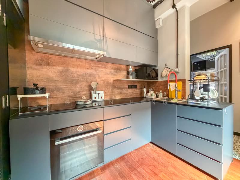 71 Seng Poh Road Walk-up Apartment For Sale at S$ 1,299,000 | PropertyGuru Singapore - Kitchen