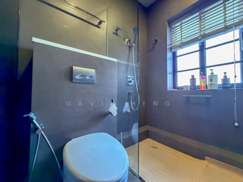 71 Seng Poh Road Walk-up Apartment For Sale at S$ 1,299,000 | PropertyGuru Singapore - Bathroom