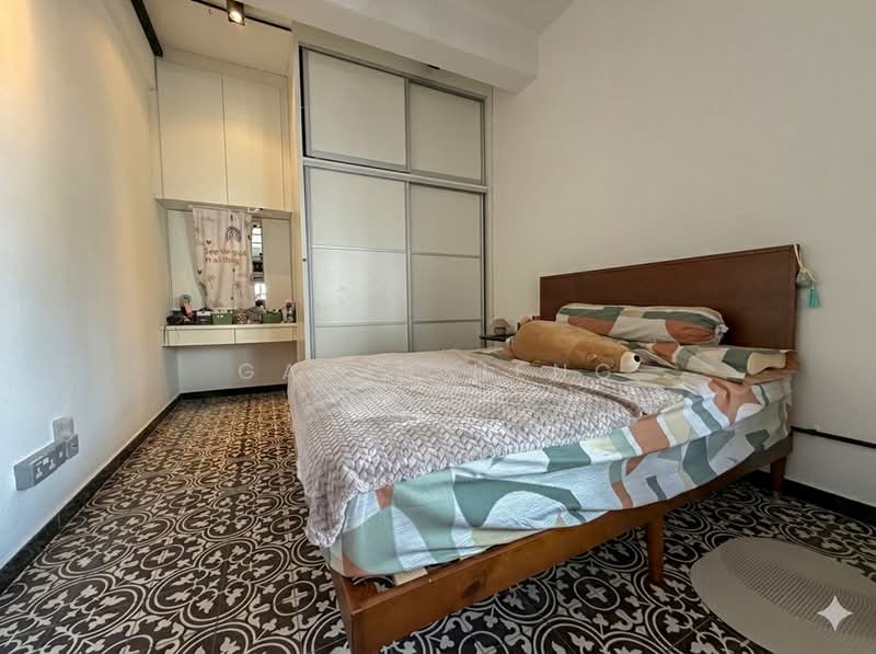 71 Seng Poh Road Walk-up Apartment For Sale at S$ 1,299,000 | PropertyGuru Singapore - Bedroom